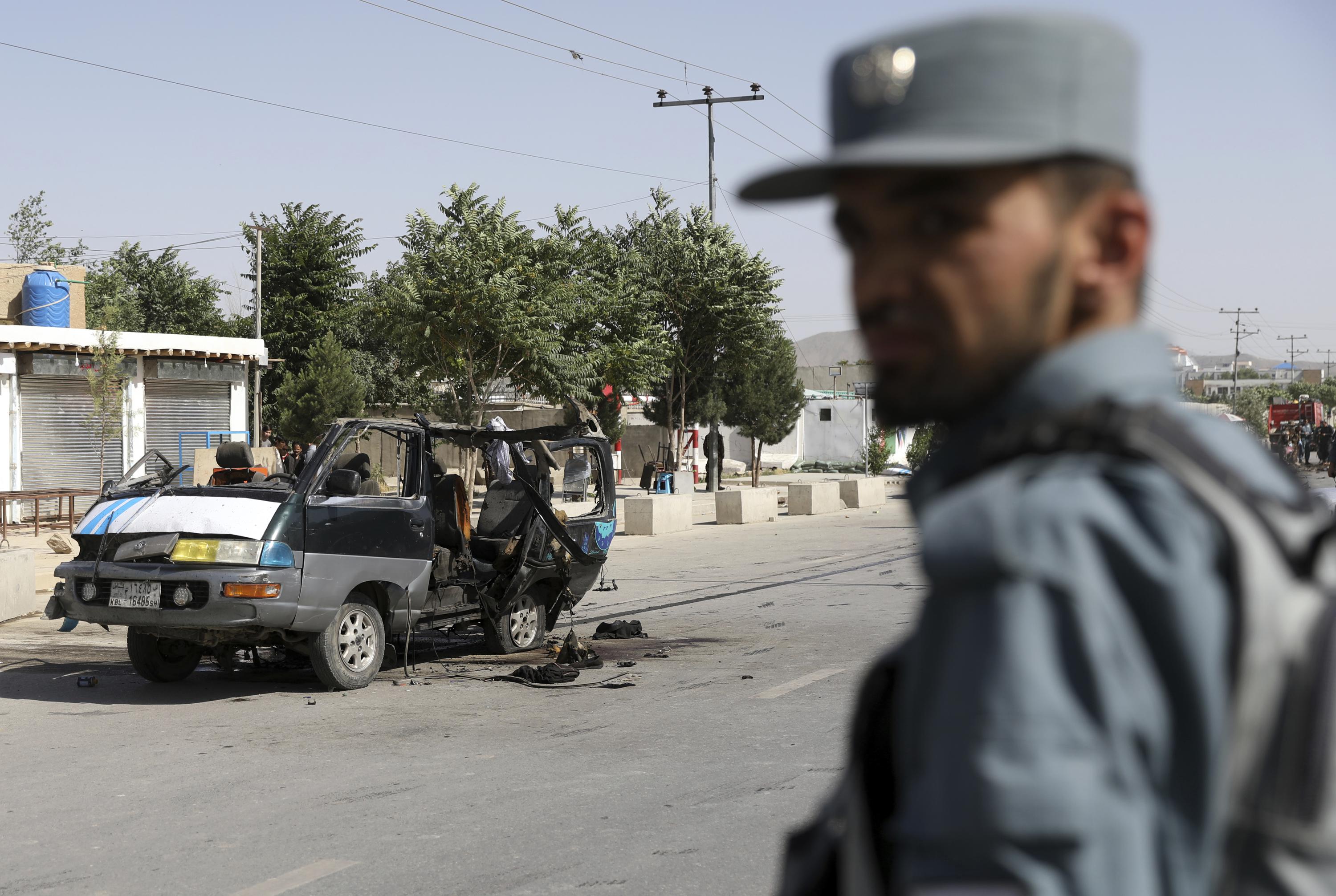 अफगानिस्तानमा मिनिभ्यानमा बम विस्फोट हुँदा ६ जनाको मृत्यु
