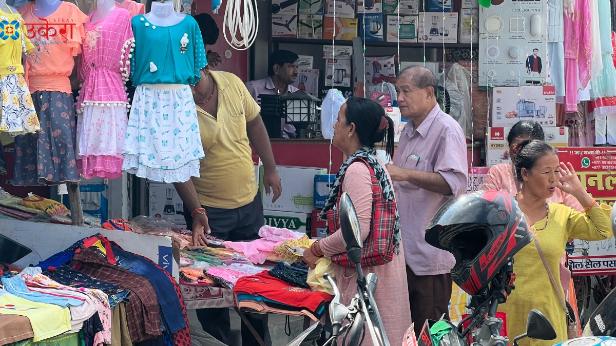 नेपाली बजारमा ग्राहकै छैनन्, भारतको सुनौलीका व्यापारीलाई भ्याई-नभ्याई