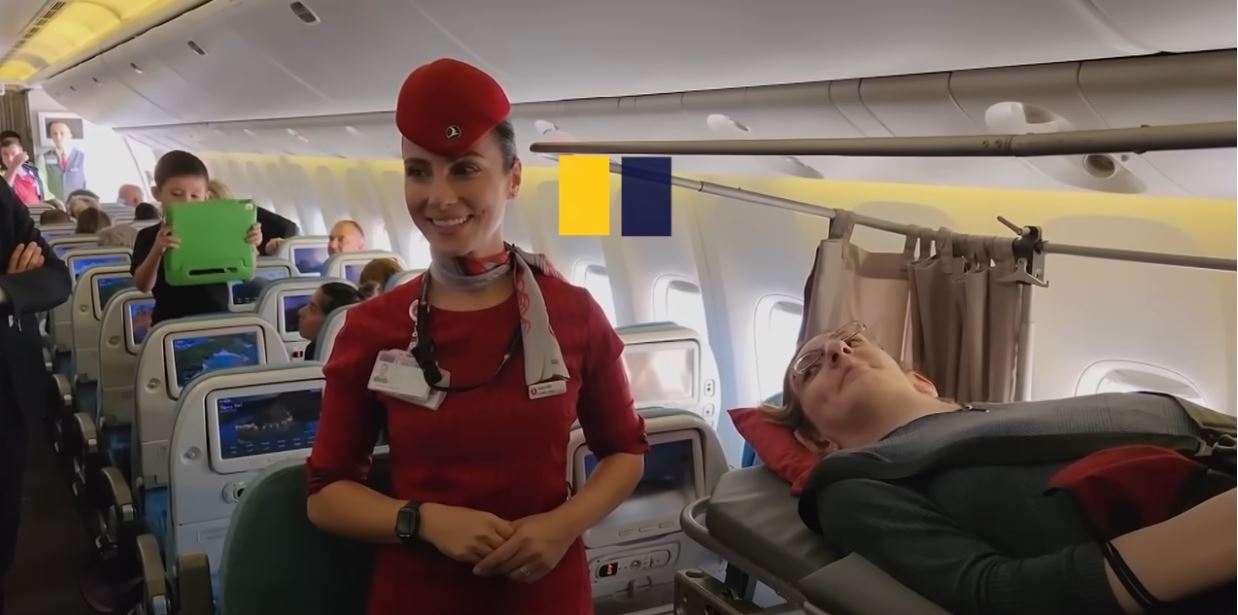 पहिलो हवाई यात्रामा संसारकै अग्ली महिलाको लागि ६ सिट उखेलेर बनाइयो ओछ्यान